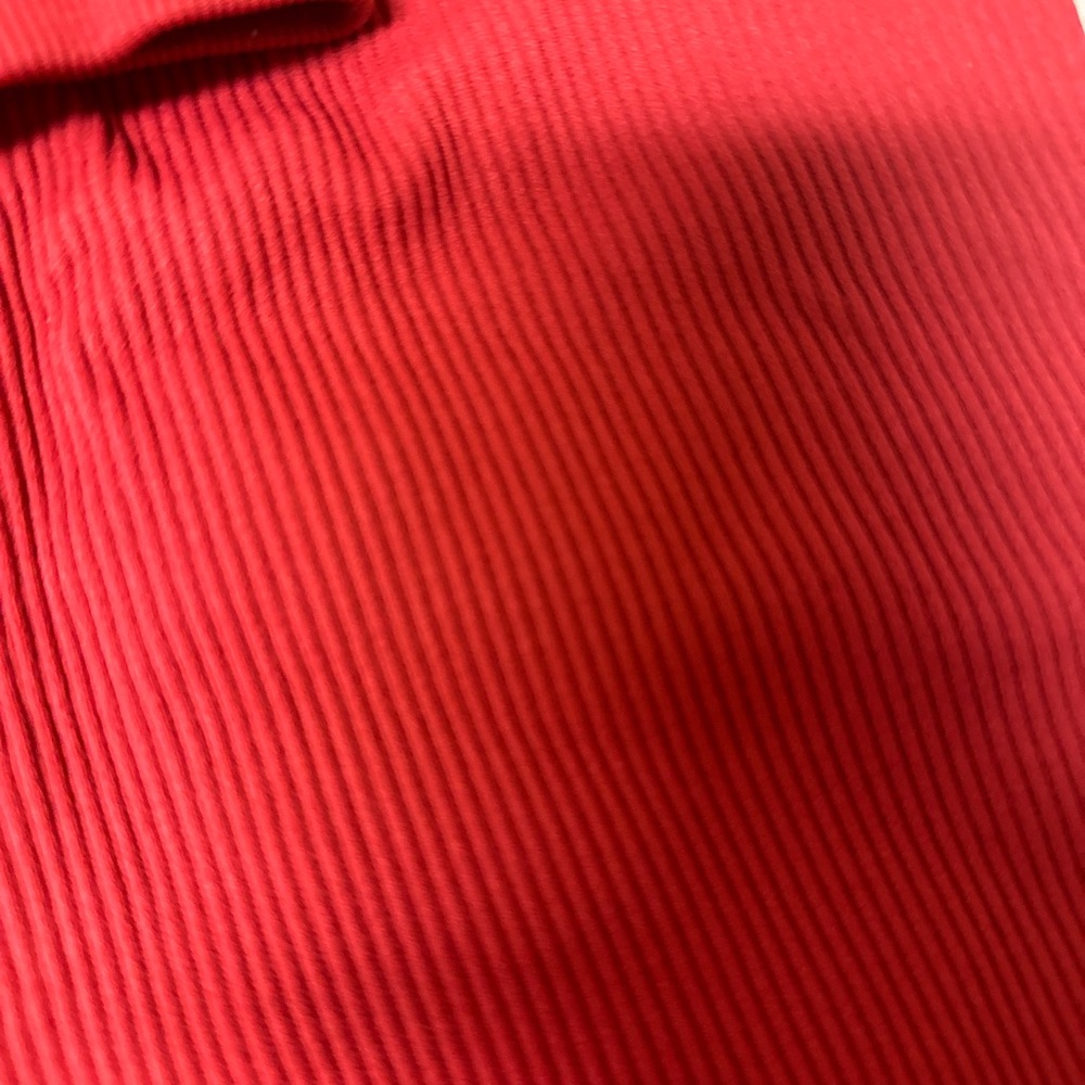 Red 2 piece Workout Set - Picture 4 of 5